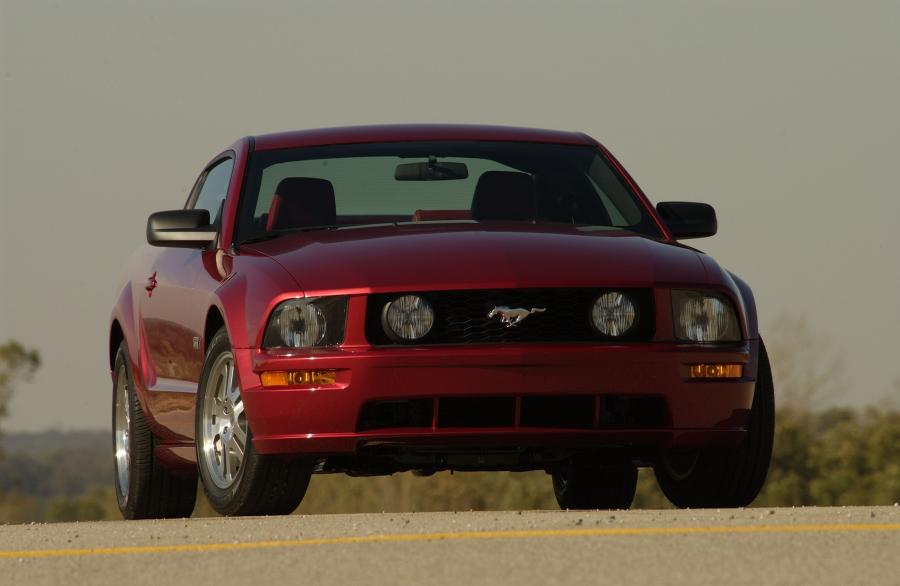  Ford Mustang GT 2005 года  (фото 84 из 209)